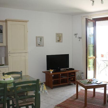 Appartamento Le Eriche Plesio Ruang foto